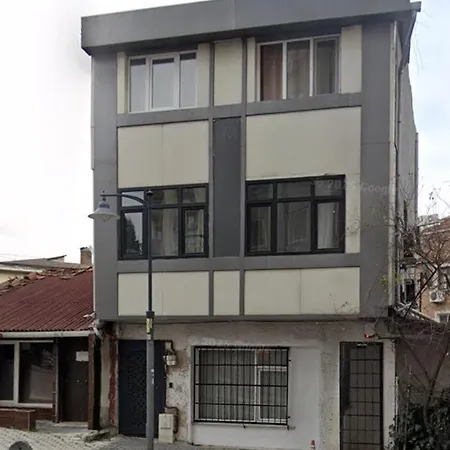In Center, 1br Bright Top-floor * Stambuł